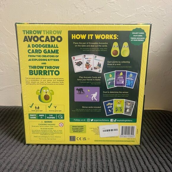 Throw Throw Avocado Game by Exploding Kittens. - Picture 4 of 7